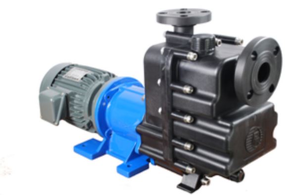 Samonasávací plastové odstředivé čerpadlo s magnetickou spojkou NH400 PanWorld na chemické roztoky Create Flow